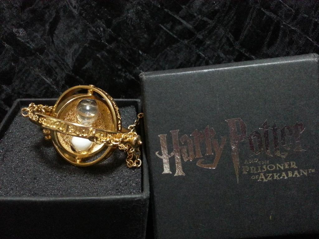 Uzivatel Luna Na Twitteru 娘が欲しがったハリーポッター ハーマイオニーのタイムターナー 逆転時計 類似品はたくさん1000円しないくらいで売ってたけどせっかくの誕生日プレゼントだから劇場版の探して買ったよー 砂時計も三方向から回転するデザインも私的ツボ Uzivatel Luna Na Twitteru 娘が欲しがったハリーポッター ハーマイオニーのタイムターナー 逆転時計 類似品はたくさん1000円しないくらいで売ってたけどせっかくの誕生日プレゼントだから劇場版の探して買ったよー 砂時計も三方向から回転するデザインも私的ツボ