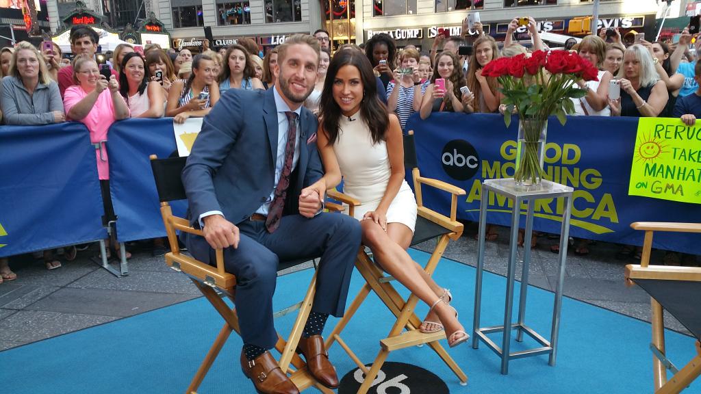 sipsnstrokes - Kaitlyn Bristowe - Shawn Booth - Fan Forum - Media SM - NO Discussion - Page 2 CLACvz7UMAA3JtN