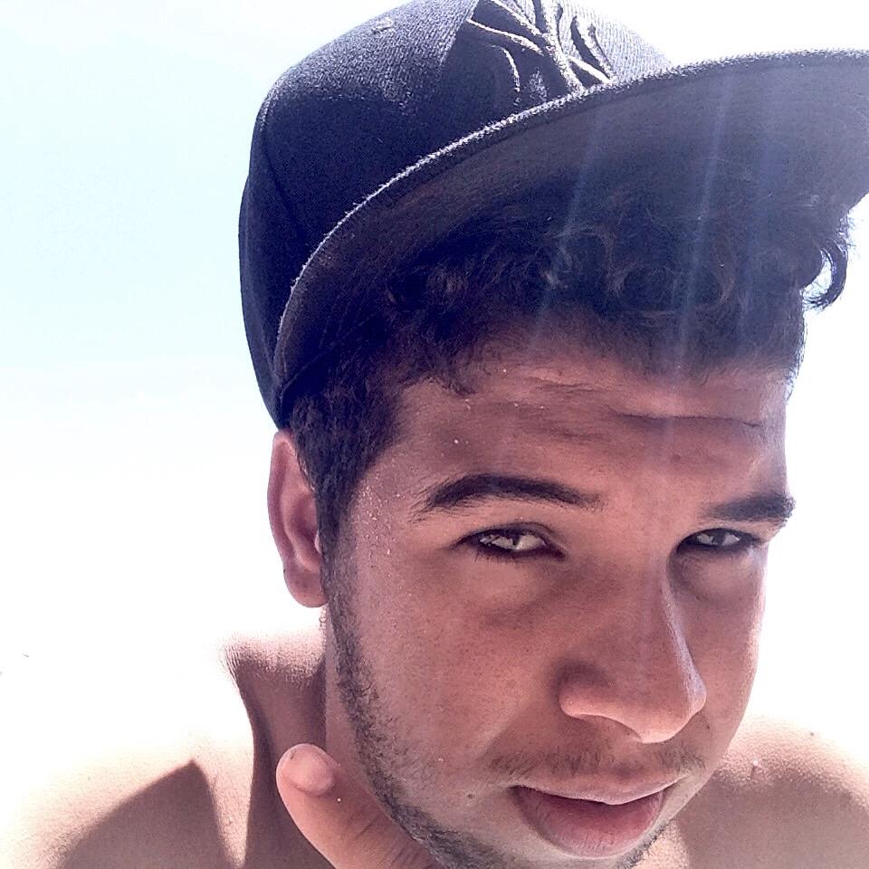 305_hamza's tweet photo. Amazing moment  #summer 👌👣🏄🌊 http://t.co/p5lHGQCimR