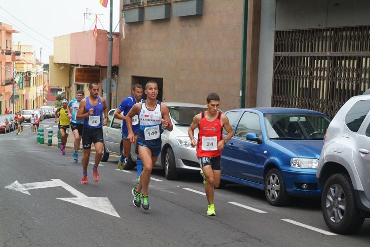 aytoelrosario's tweet photo. Más de 150 corredores, entre 3 y 60 años, participaron en la II Carrera Pop. de #LaEsperanza http://t.co/8ibDI0qrMq http://t.co/DJdKufFhgs