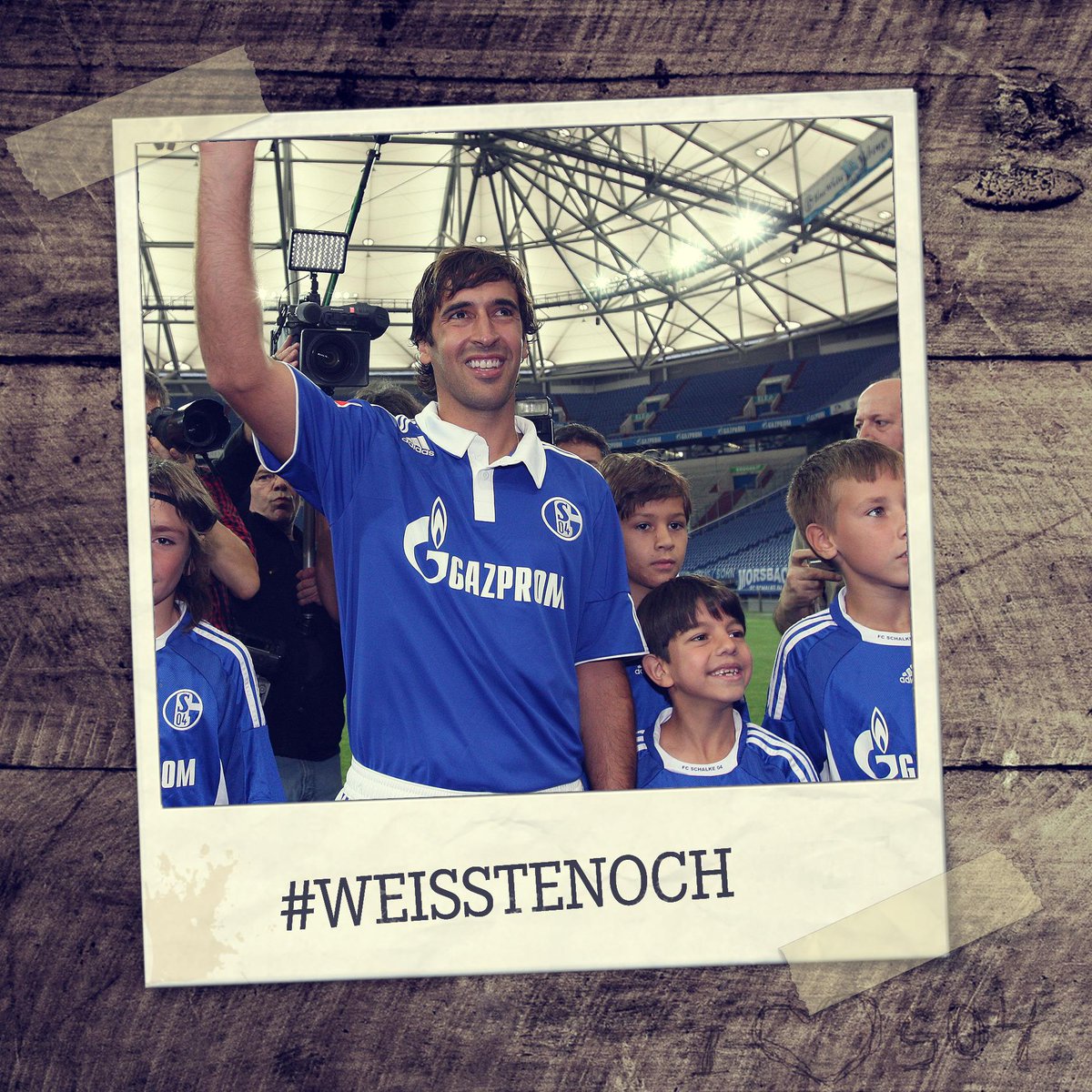 s04 tweet picture