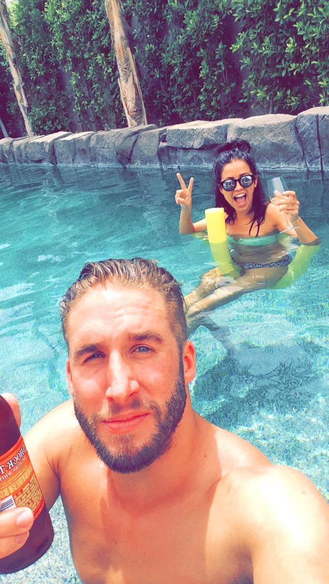 Kaitlyn Bristowe - Shawn Booth - Fan Forum - Media SM - NO Discussion CLADxWGWIAAoUM8