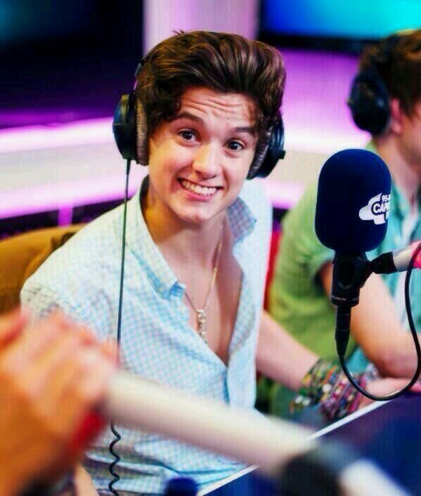thevampspics's tweet photo. #HappyBirthdayBrad http://t.co/pDppdaPYBA
