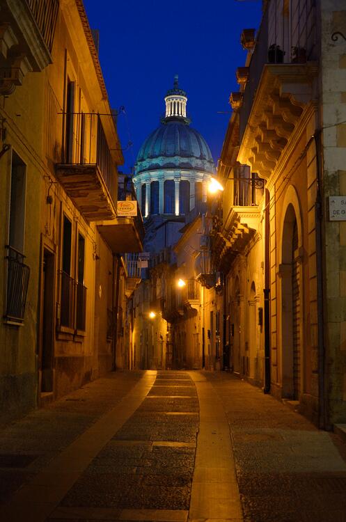 _Paisajes_'s tweet photo. Catedral de San Jorge en Ragusa, Sicilia, Italia. http://t.co/1jvoNVFPdh