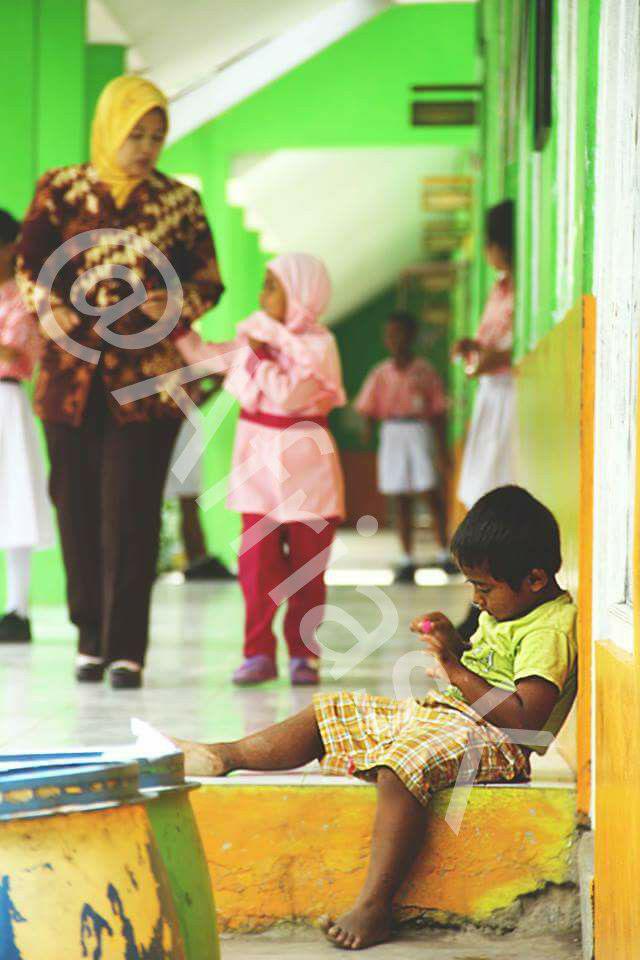 AfriasK's tweet photo. @KaKaPeKa 1. Selalu bersyukur &amp; ingat kalau masih banyak yg tidak bisa sekolah seperti kita. #28Juli #SekolahCeria http://t.co/YJEAvybOU7
