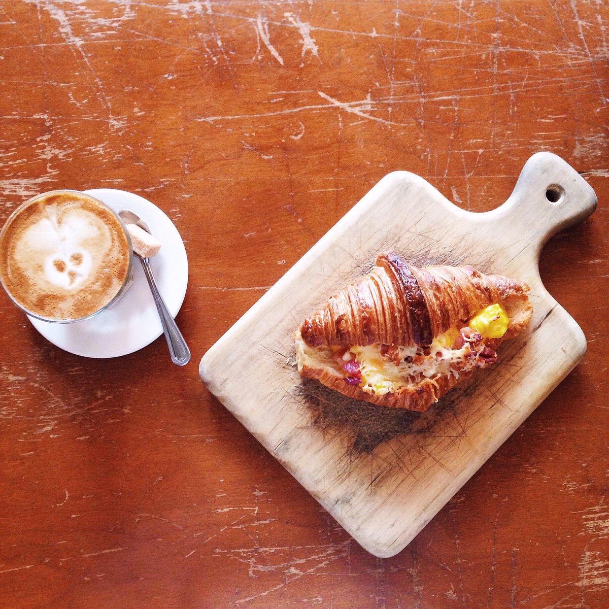 We spy a little mouse in our coffee 🐭 What do you see? | Photo: Montreall.com's <a href="/TanyaKupelian/">TK</a> <a href="/cafeparvis/">Café Parvis</a>