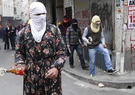 edakasar's tweet photo. Ne kadar tesettürlü gorunen terorist bi erkek.. Ayy pardon erkek demisim http://t.co/nRUcGNDcd8