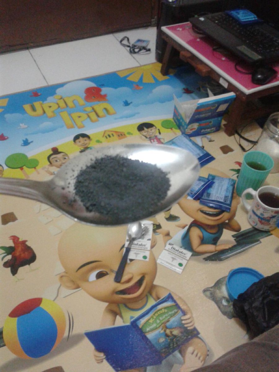 kok warnanya nyeremin gitu sih :| RT <a href="/P_piung/">Oktavianti Bayu L</a> ndes ini pait, kamu mau bantuin mimik? <a href="/ingginggit/">inggit setyawati</a>