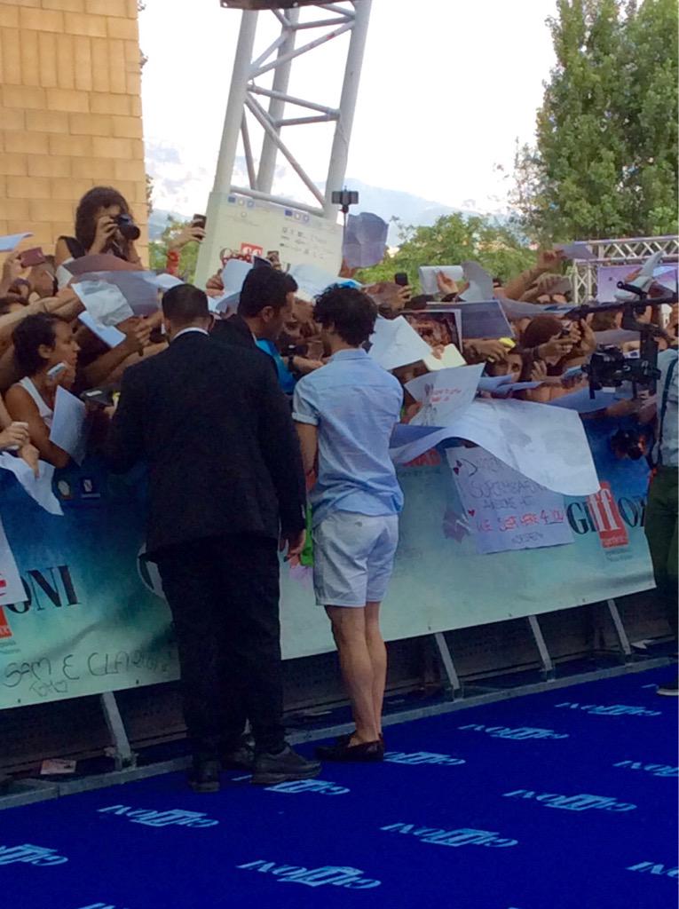 hrhellie's tweet photo. I kind of made a photo-shoot of darren's backside, yes #darrencriss #gleeffoni #CrissGiffoni #giffoni http://t.co/sRCX7bDb2u