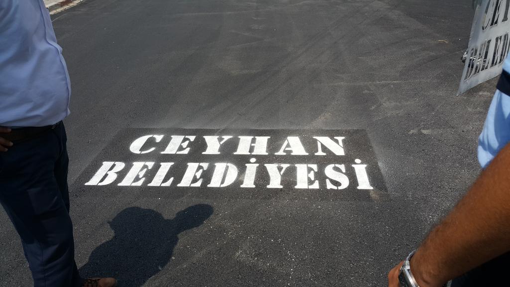 HTanatar's tweet photo. Bir silersiniz bin yazarız. Yapılan hizmeti kıskanma çalış seninde olsun. Asfalt yolu biz yaptık damgamızı da vurduk http://t.co/wOL2jkyIoK