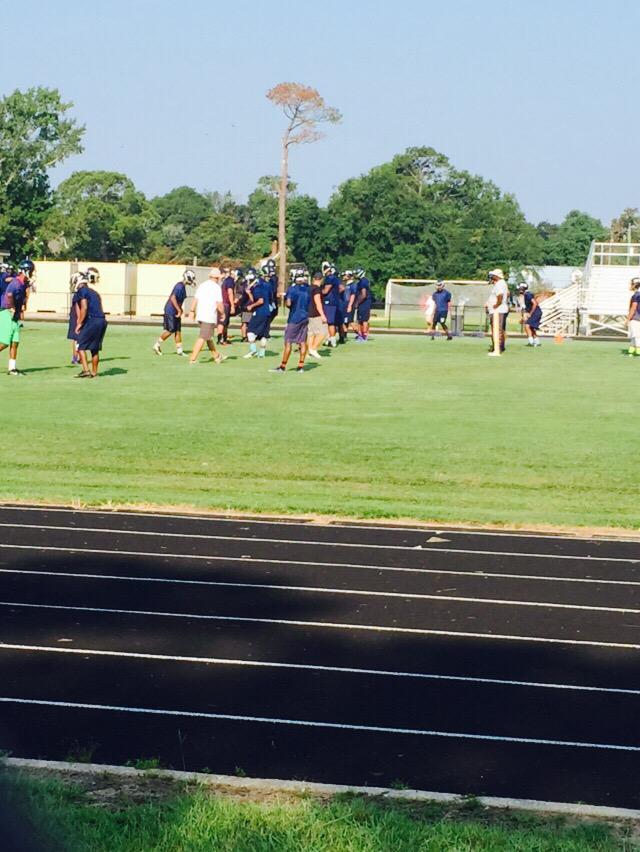 mrswheatsclass's tweet photo. Decided to stop by for a few and check out the boys... Hard Work Pays Off... @mhspantherfball @MHSCheer_ @bgreene1102 http://t.co/T3WCGcVCfQ