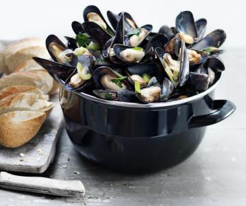 Koken met mosselen! Bereid eens gekookte mosselen aan de hand van het filmpje op: mosselen.nl/nl/recepten/re…