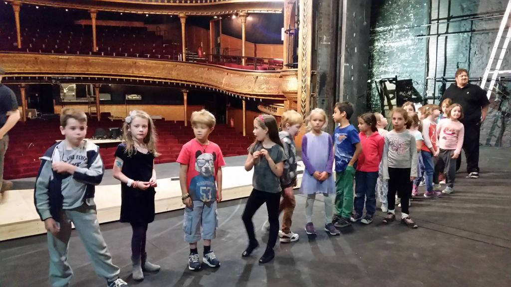 AngelaDrama's tweet image. The 6-8s group loved their tour of the @citizenstheatre building. #CitzSummerAcademy #Theatre #PaintFrame #Stage