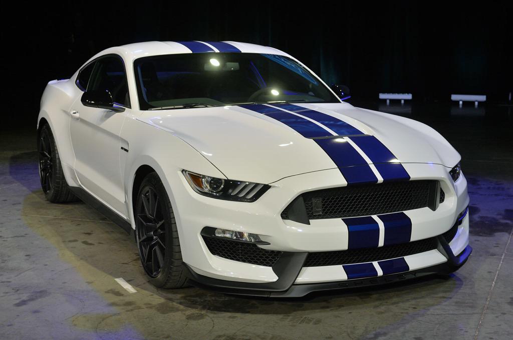 Hyper_Viral's tweet photo. Love the lines of the Mustang GT350! #ford #mustang #shelbygt350 http://t.co/OtnQ0r9N5J