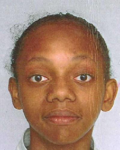 telegraaf's tweet photo. Kathlyn (15) al week vermist http://t.co/QJhFNYewlQ http://t.co/qv56MLix7m