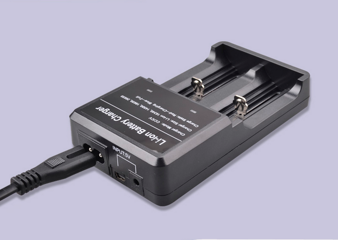 aomeiruilight's tweet photo. New 18650-26650-32650 lithium battery double charger http://t.co/SmD4WQKhky