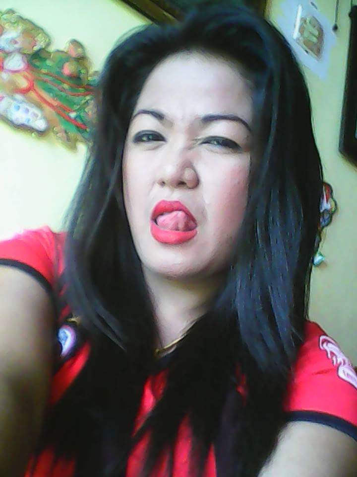 Keluarin lidah di malam hari