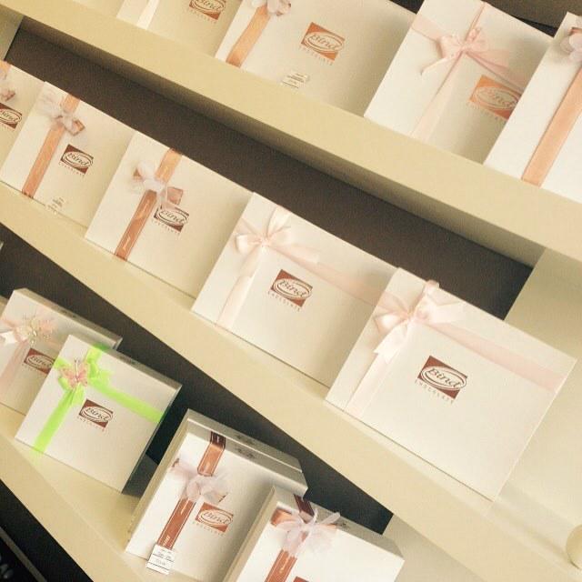 2dayswork's tweet photo. Bind Chocolate
#BindChocolate #Chocolate #tuesday #sweets #GiftBox #Gifts #chocolatebox #milkchocolate #DarkChocol… http://t.co/4B8vKAhlG9