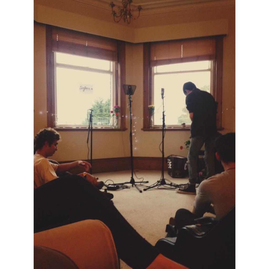 inner_ila's tweet photo. Had such a good time playing at @SofarNottingham last night!! How cute! http://t.co/0vEuUOLcpp