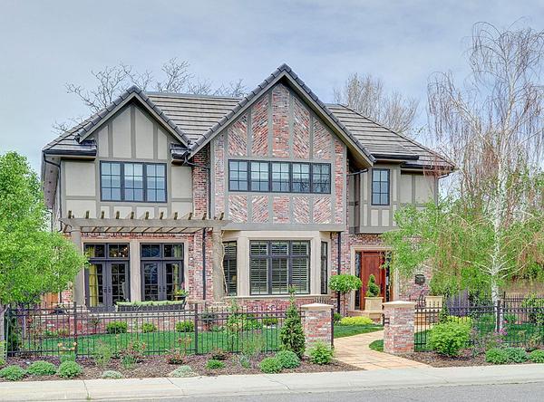 denbizjournal's tweet photo. The gold standard for #realestate? Denver has it all squared away (again): http://t.co/Df8m4uBTAr http://t.co/YDgGfINDo1