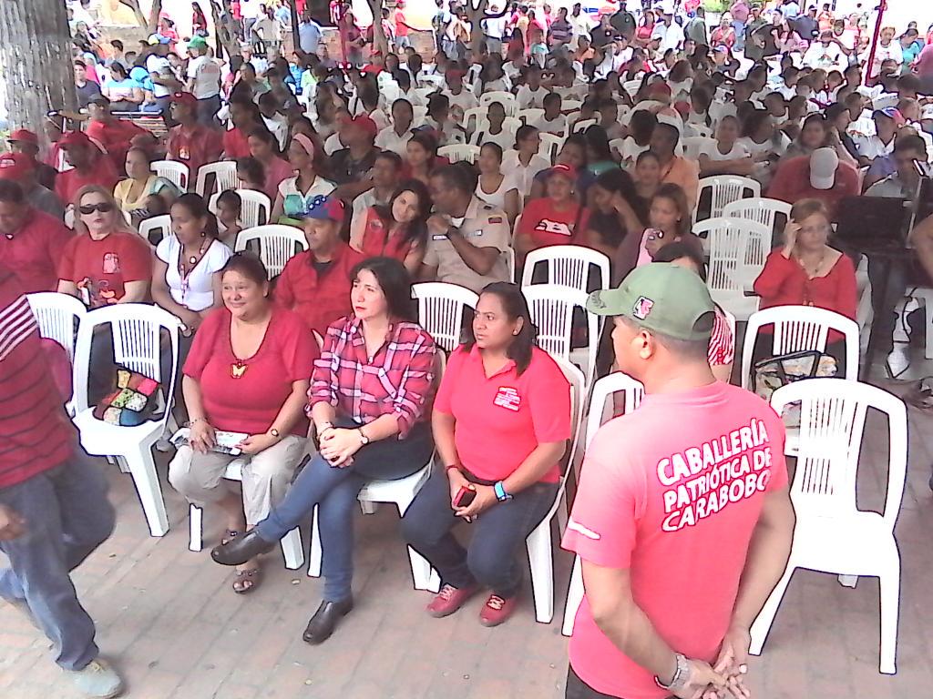 SalaNvaEsparta's tweet photo. #Ahora en La Asunción Conmemoramos #61AnosChavezParaSiempre con el Pueblo Alegre #ChavezVictoriaDeVzla http://t.co/ub8a9mLp7J