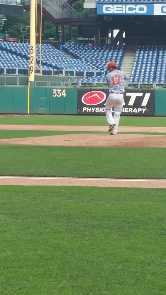 HOUSTONPLGRD's tweet photo. @TommySpar117 on the mound for #teamhouston today at CBP @TheReviewSports http://t.co/mx7m5tyWjV
