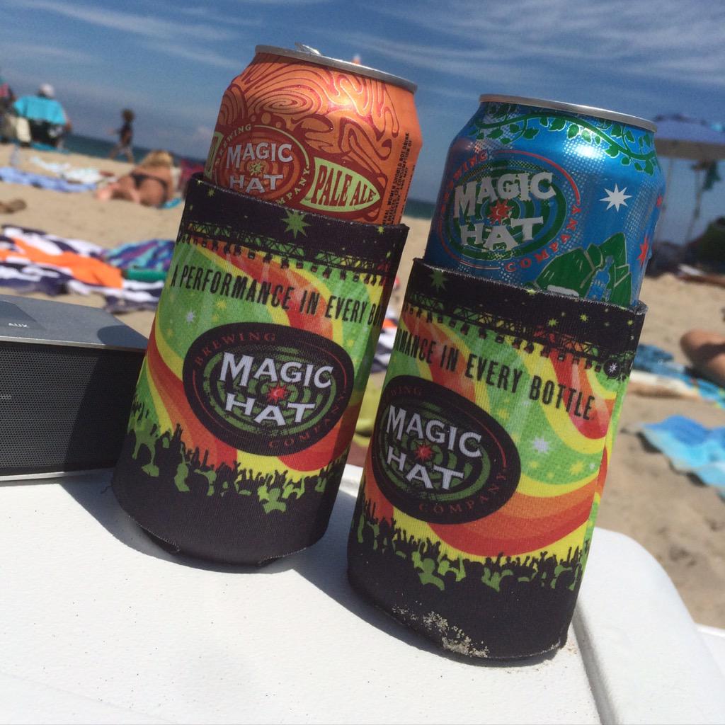 magichatMASS's tweet photo. Tall boys are highly susceptible to the beer can beach tan #craftbeer #magichat #bighundo #9 http://t.co/adJsoFWAjt