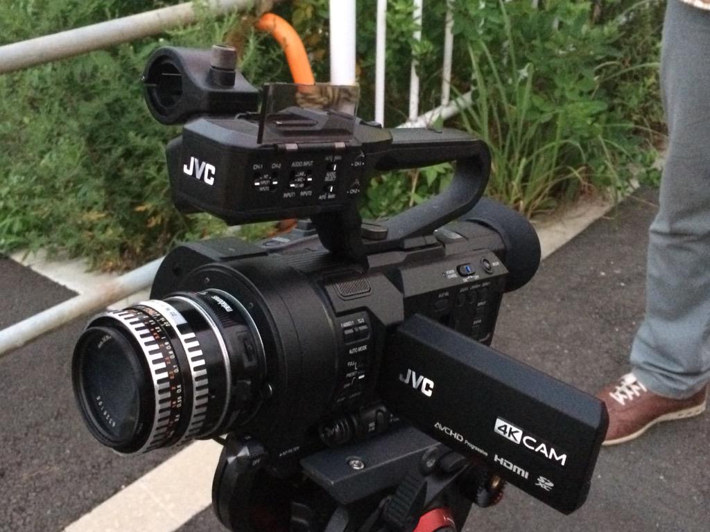 本日はJVCが出しているシネマカメラ「GY-LS300CH」のプロモーション動画の撮影アシスタントの仕事でした。
朝、原宿で撮影の後に飯能に移動し撮影。
本日の様子は、今後JVCのサイトやYouTube、業界紙等で紹介される予定です。