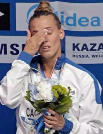 angelomangiante's tweet photo. Le lacrime d'oro di una Campionessa. Una bellissima lezione di Sport
#Cagnotto @SkySport http://t.co/XWkRq9PheX