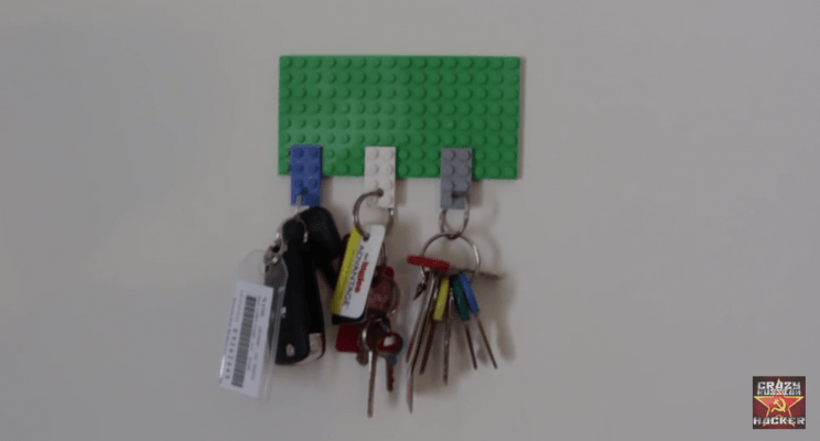 Alltop's tweet photo. 8 Lego life hacks http://t.co/KEFe9FYYth http://t.co/tluS5d3yx2