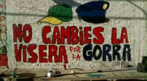 elcosodelapizza's tweet photo. Se ponen de novios y se olvidan de sus amigos. https://t.co/xqp2D1w6uP