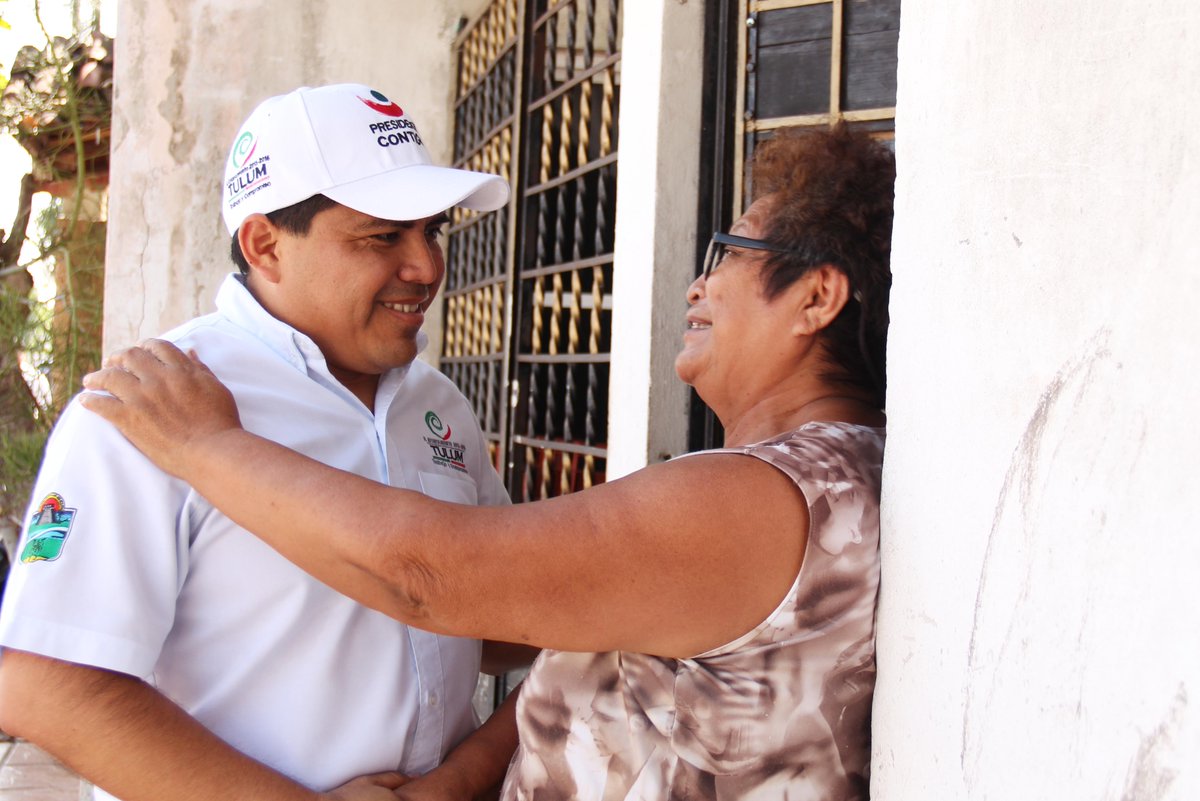 StaffDavidBalam's tweet photo. El presidente @DavidBalam  dialogó con vecinos de la colonia Lakín escuchando sus inquietudes #PresidenteContigo. http://t.co/5luTVyacZE