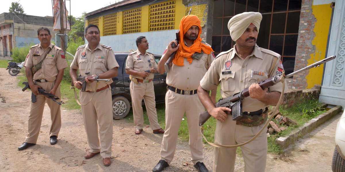HuffPostIndia's tweet photo. Family of slain Punjab SP refuses to cremate his body, demands job http://t.co/YZld1oDO82 http://t.co/hfpeTjpfZI