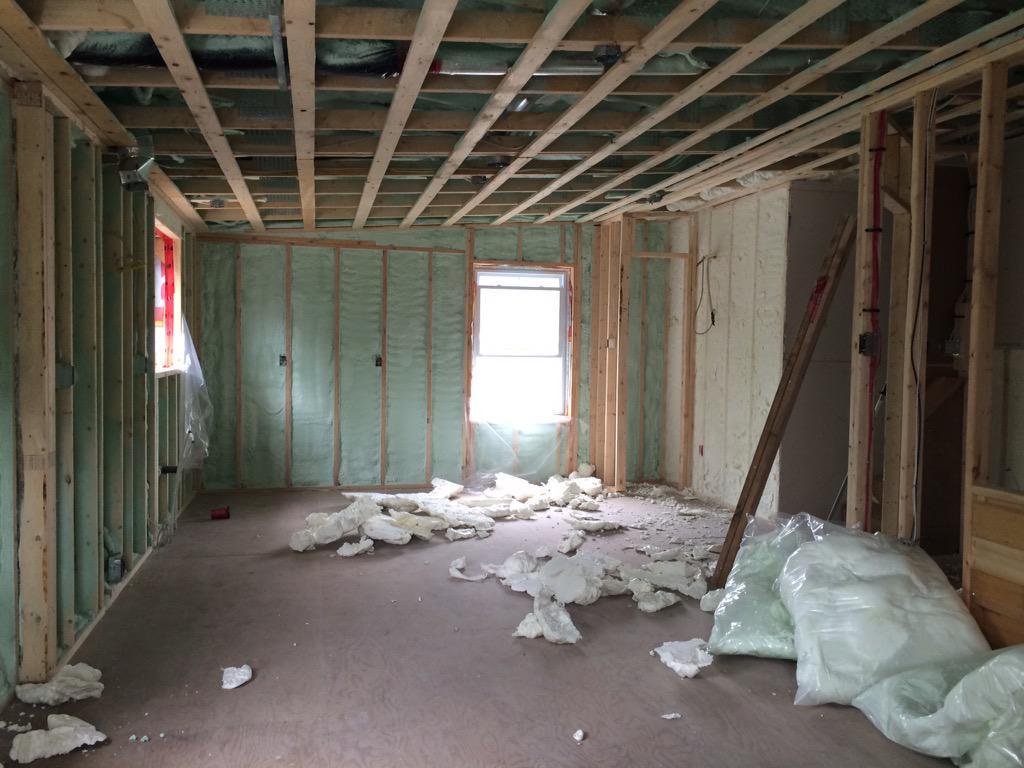 ThermoHomesInc's tweet image. #sprayfoam #construction Using all products available. #smartapproach #planningahead