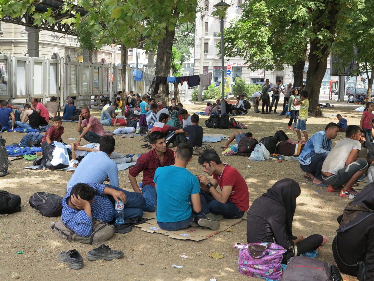 breybelgrad's tweet photo. Für Flüchtlinge aus Afghanistan, Syrien ist Belgrad ein wichtiger Stopp auf dem Weg nach Deutschland. #dpa berichtet http://t.co/EbooDVV9RC