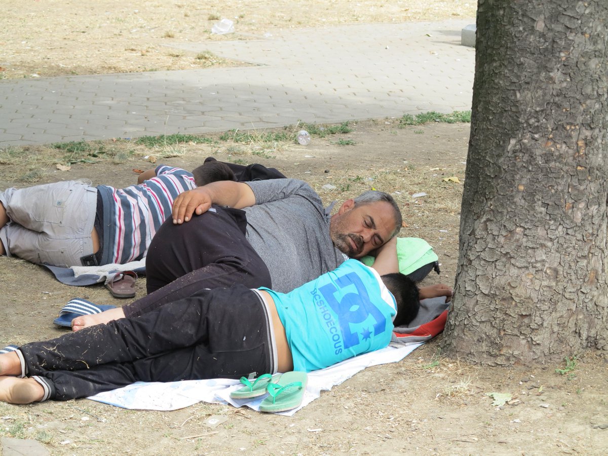 breybelgrad's tweet photo. Für Flüchtlinge aus Afghanistan, Syrien ist Belgrad ein wichtiger Stopp auf dem Weg nach Deutschland. #dpa berichtet http://t.co/EbooDVV9RC