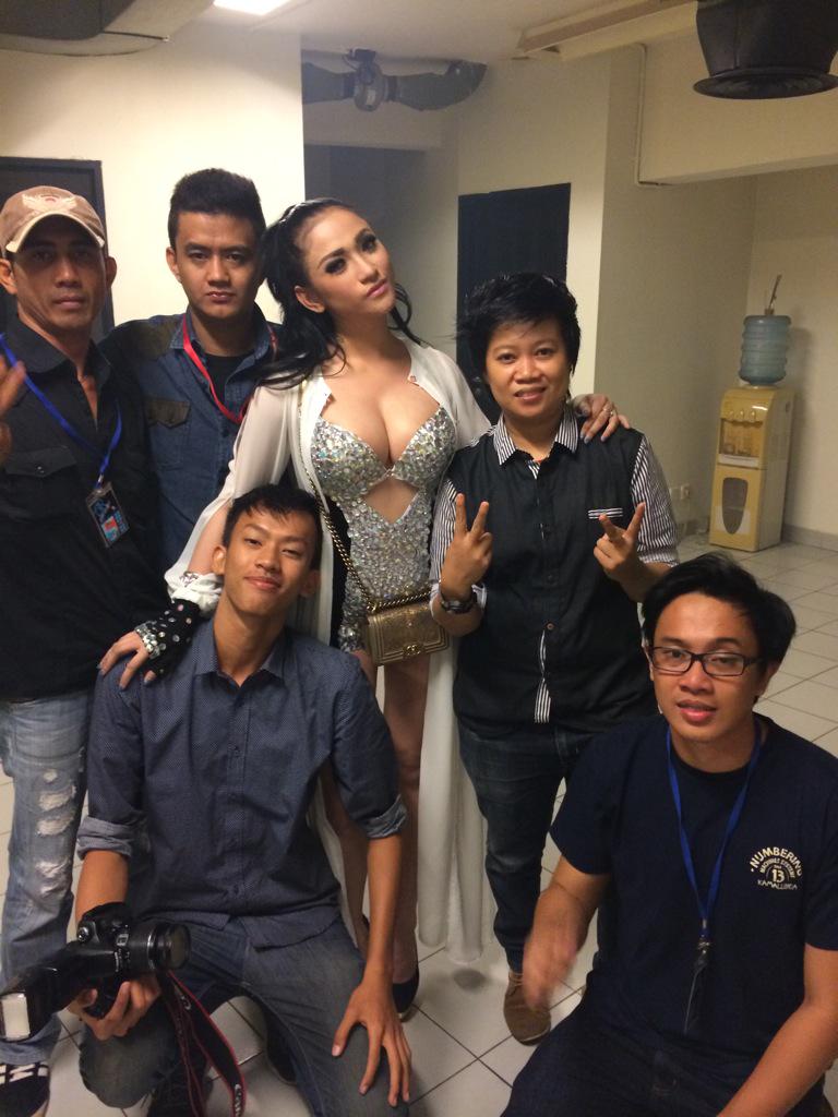 ARentertainmen2's tweet photo. Thanks you amel alvi http://t.co/KkBGfokQP4