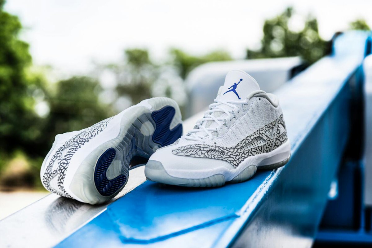 bartumlife's tweet photo. Air Jordan 11 Low IE - Cobalt release on 08/01/2015 for $170 via http://t.co/rTovc6SHm4 #KoFapp http://t.co/ioeZXG1YFP