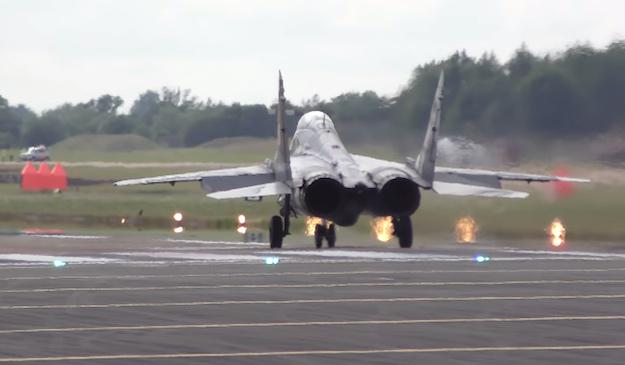 BGR's tweet photo. This Russian fighter jet has the most insane vertical takeoff we’ve ever seen! http://t.co/Eq6DIDkQr0 http://t.co/8wihDWxoYW