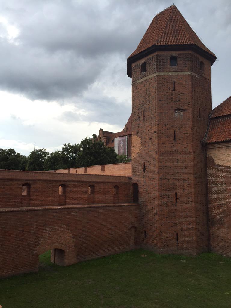 Tougher_TT_Rest's tweet photo. Been a hard core tourist in Poland today, even had a audio guid in the worlds largest brickcastle! #Poland #Traceling http://t.co/2RPUYSfa1h