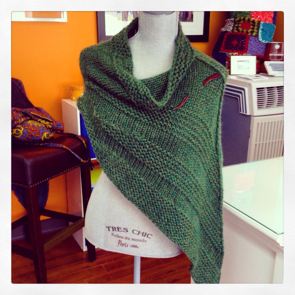 CastOnCastOffNL's tweet image. Berroco Peruvian Quick on sale for $10 a skein!!!!!
#