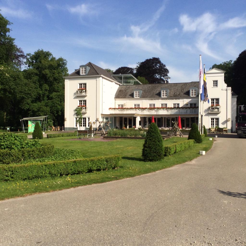 MonFleuri's tweet photo. Locatie bezichtiging met bruidspaar, check! @GrootWarnsborn http://t.co/D336DlrDp3