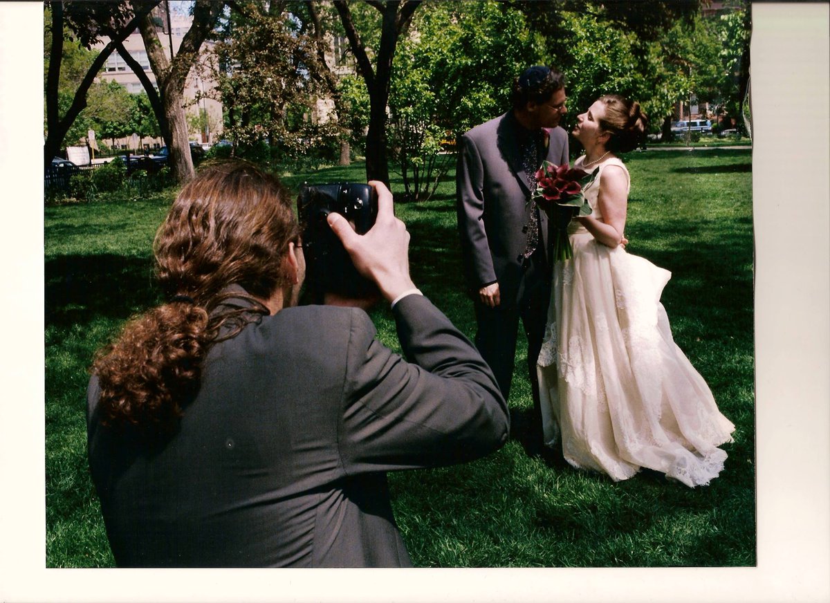 What secrets are hidden in your #weddingphotos via <a href="/HuffPostWedding/">huffpostwedding</a> ow.ly/Qcz8h