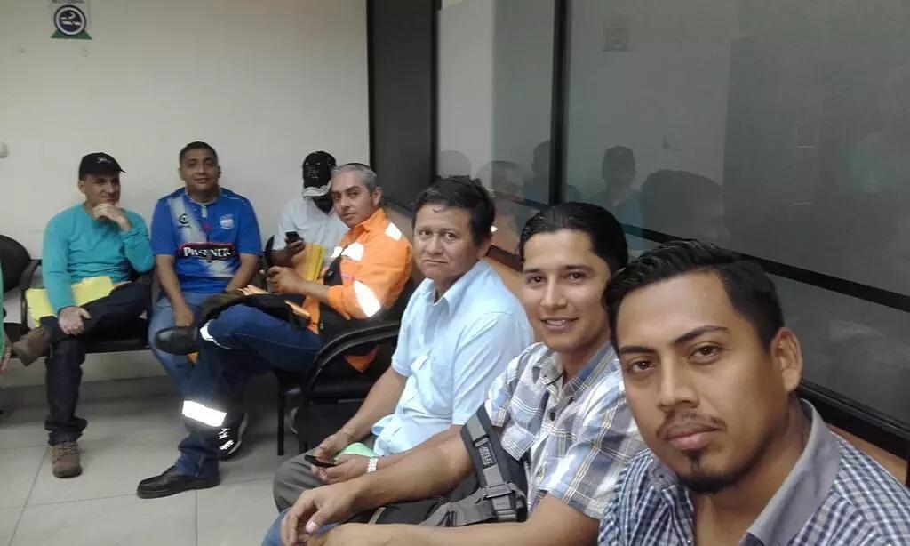 srcarvajal's tweet photo. @IESSGuayas @YulletErazo @lvinuezab Ab Castillo, Ing Loor exelente atencion, pendientes temas x revisar #fm2000 Gp 3 http://t.co/egjyvHfxmD
