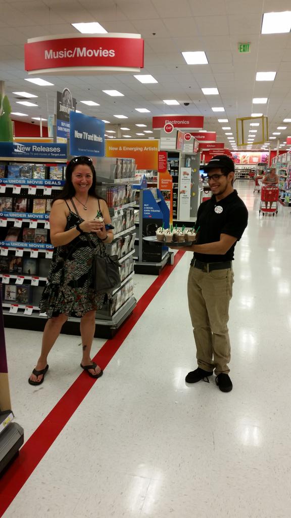 JasonRK's tweet photo. Kyle B using down time in SB to do sampling. Excited guest! #CaptureRate @JennKeffler @NBruschetto @MindyReher http://t.co/qoKXCEDNmp