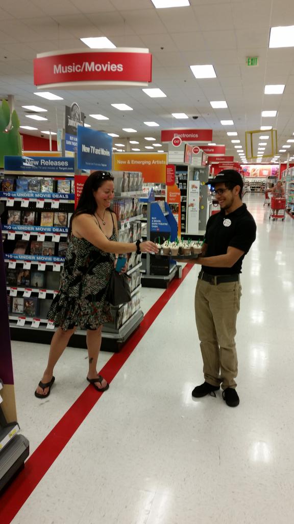 JasonRK's tweet photo. Kyle B using down time in SB to do sampling. Excited guest! #CaptureRate @JennKeffler @NBruschetto @MindyReher http://t.co/qoKXCEDNmp