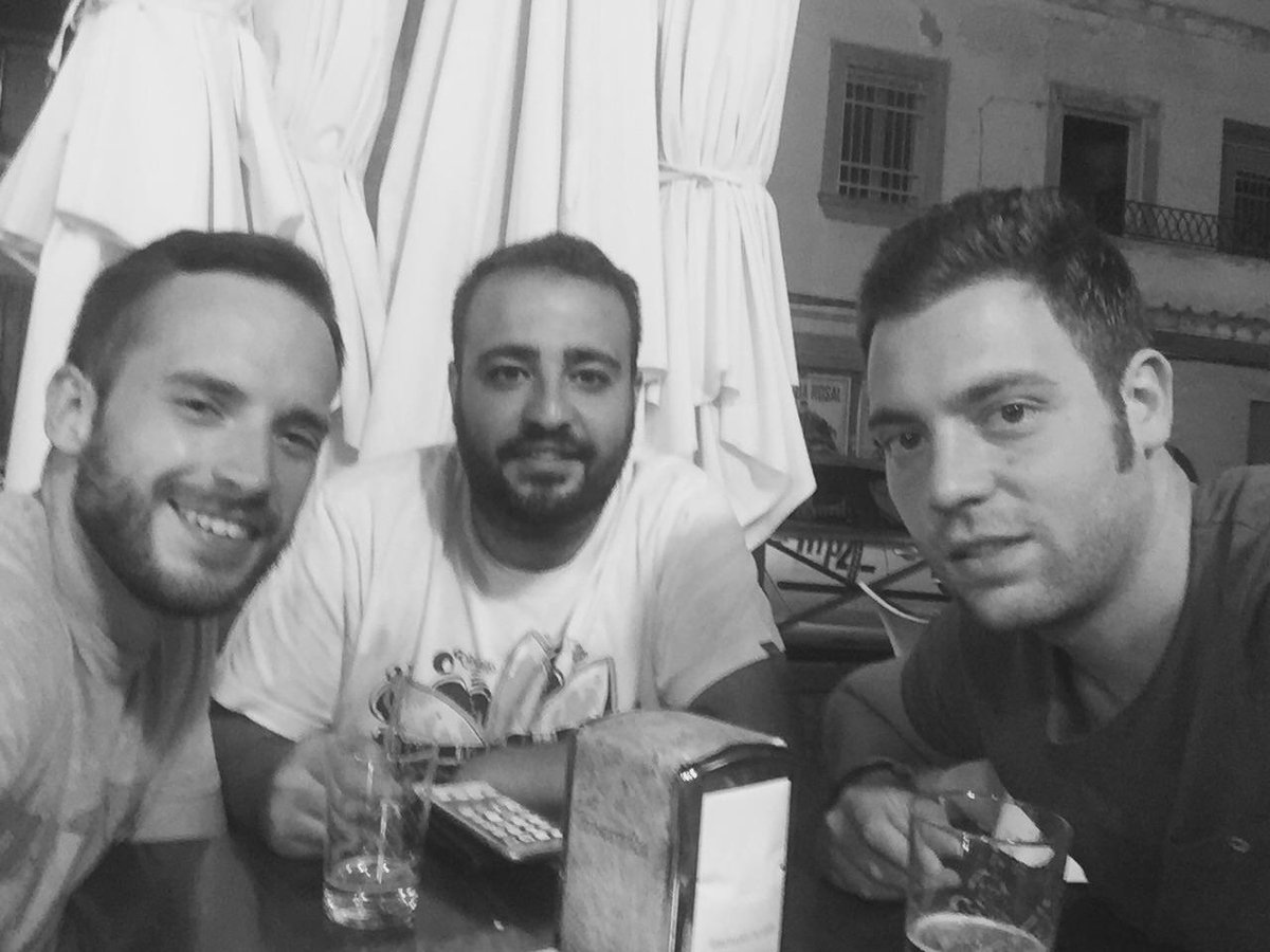 gmarsoti's tweet image. Mientras no falte un amigo todo irá bien 😄 @Miguel_MMac @xus_rl vivan las vacaciones!!! Jajajaj