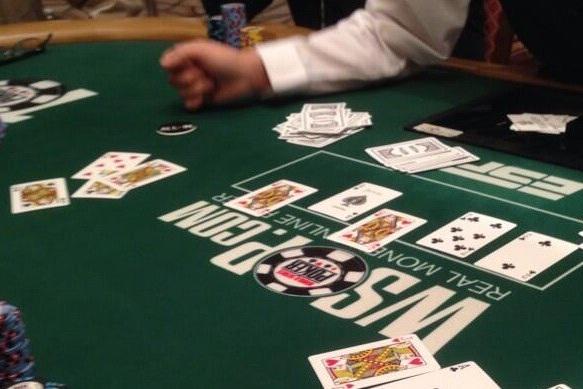 copagargentina's tweet image. #Curiosidades
En las #WSOP2014 un jugador fue eliminado al perder contra un #poker de Q´s ¡compuesto por 2 Q´s de ❤!