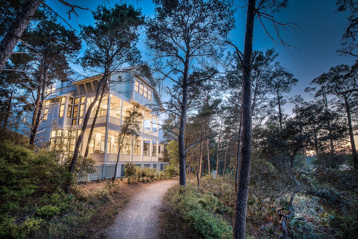 30AVibe's tweet photo. The beautiful homes here on #30a #30aRealEstate http://t.co/5LPC0obyQ5