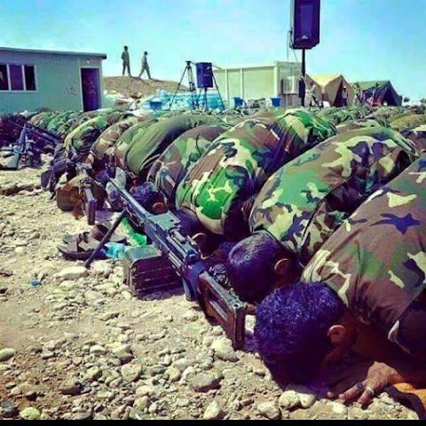 dedn_1's tweet photo. @EeEman44kR @alhadad6 @Hussan313h @siidraa4741 @ameerali322 @rt_2s 
لسنا لأحد
انا لله وأنا اليه راجعون 
# انتم-فخرنا http://t.co/Y8zopvq9Z8